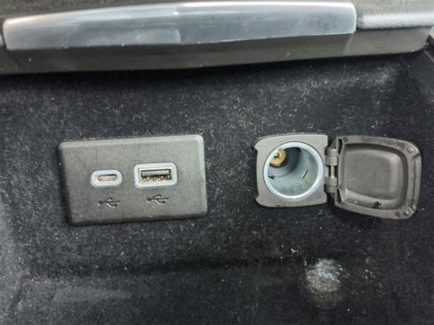 Used 2019 Cadillac XT4 Premium Luxury image 31