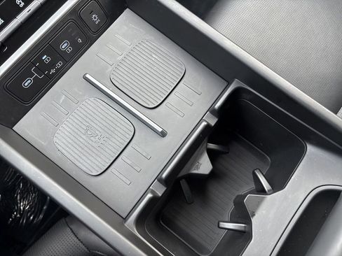 Used 2024 Hyundai Santa Fe Limited image 45