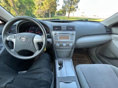 Used 2011 Toyota Camry LE FWD image 16