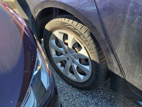 Used 2020 Toyota Corolla LE image 12