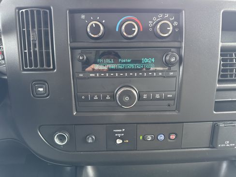 Used 2023 Chevrolet Express 3500 w/ Power Convenience Package image 18