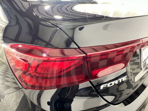 Used 2023 Kia Forte LXS w/ LXS Technology Package image 16