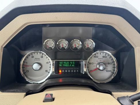 Used 2010 Ford F350 Lariat image 2