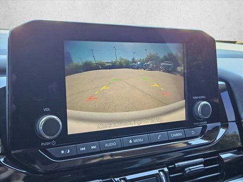 Used 2024 Nissan Pathfinder SV w/ SV Premium Package image 14