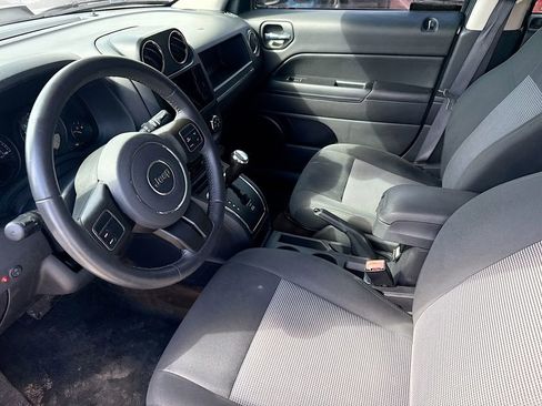 Used 2017 Jeep Patriot Latitude AWD/4WD image 24