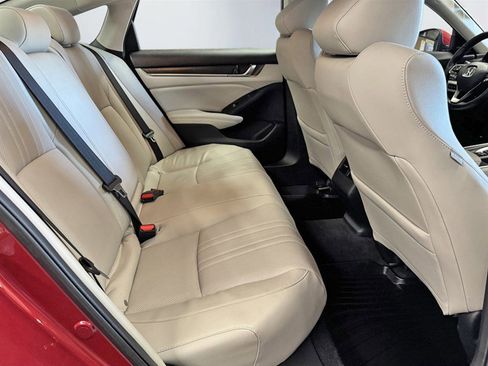 Used 2018 Honda Accord Touring image 28