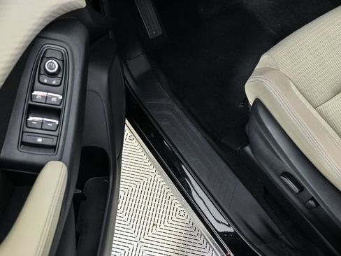 Used 2019 Subaru Ascent Premium AWD/4WD image 8