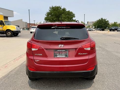 Used 2011 Hyundai Tucson GLS FWD image 8