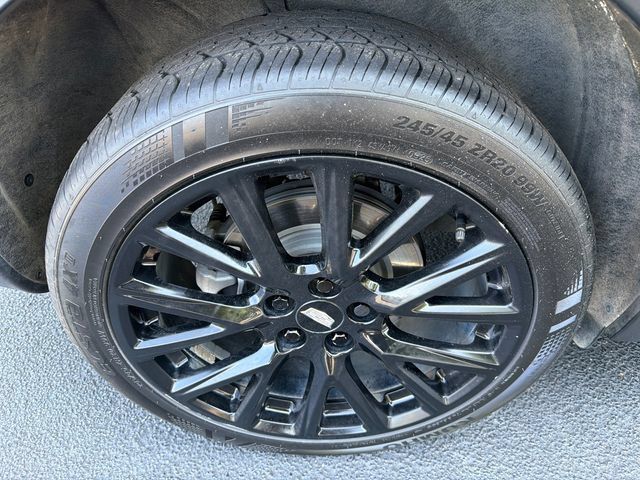 Used 2023 Cadillac XT4 Luxury w/ LPO, Onyx Lite Package FWD image 17