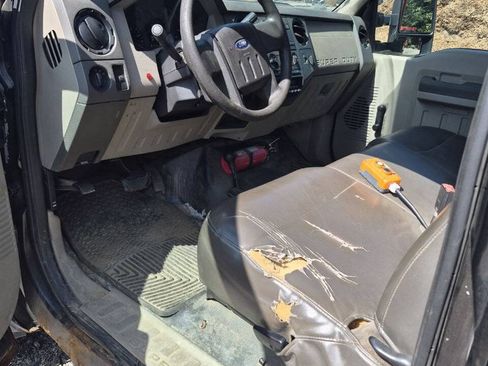 Used 2009 Ford F550 4x4 Regular Cab Super Duty image 10