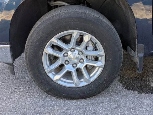 Used 2022 Chevrolet Silverado 1500 LT RWD image 9