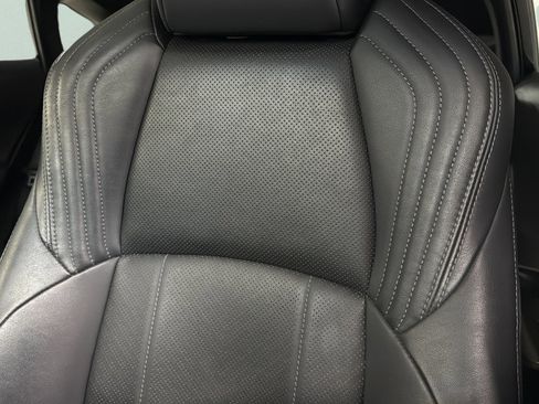 Used 2022 Toyota Venza Limited w/ Advanced Technology Package image 20