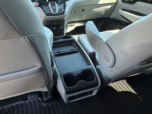 Used 2023 Honda Odyssey Touring image 21