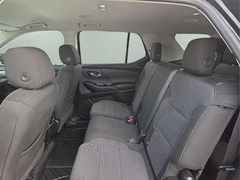 Used 2018 Chevrolet Traverse LS w/ LPO, Black Accent Package FWD image 9