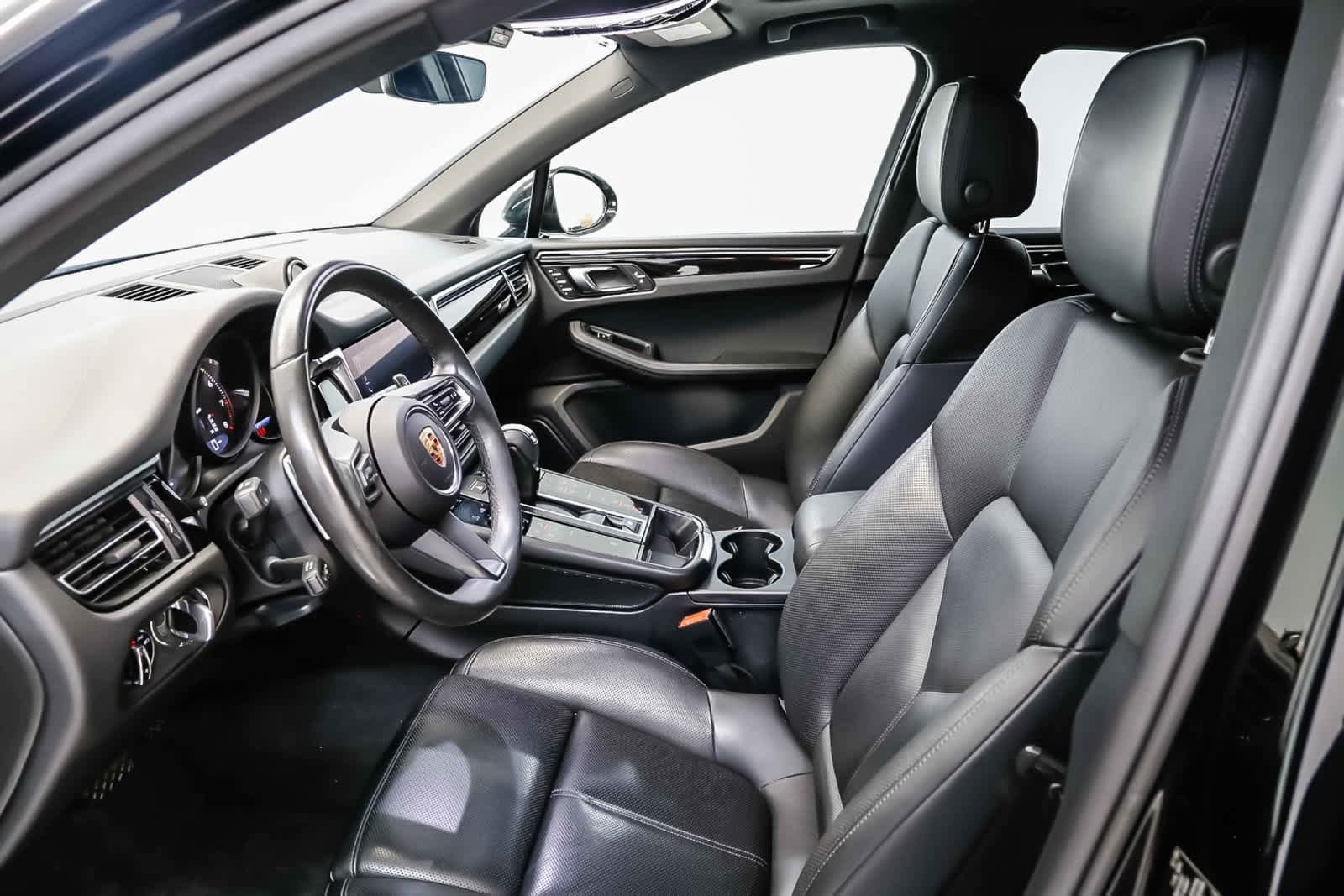 Used 2024 Porsche Macan AWD/4WD image 22