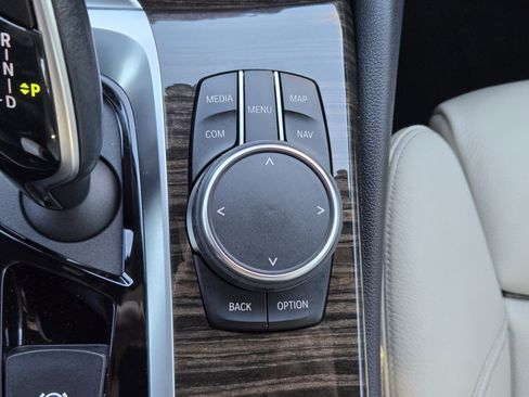 Used 2019 BMW 530i w/ Convenience Package image 25