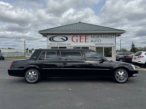 Used 2010 Cadillac DTS Limousine FWD image 3