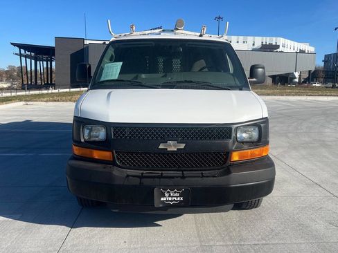 Used 2015 Chevrolet Express 2500 image 8