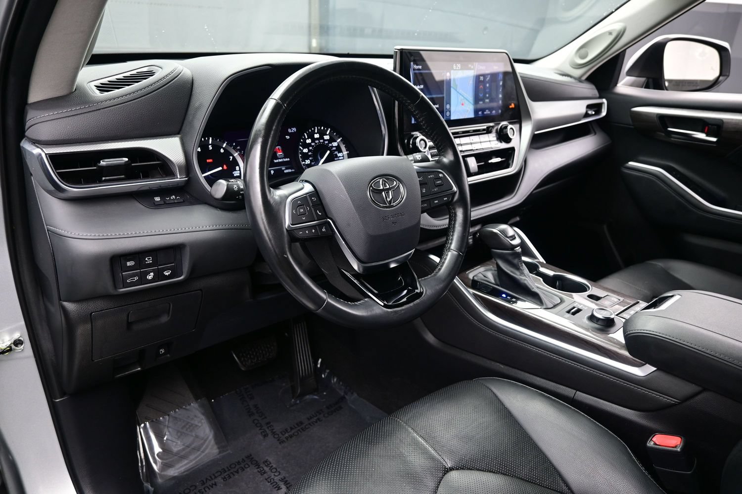 Used 2021 Toyota Highlander Platinum AWD/4WD image 13