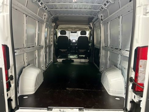 Used 2023 RAM ProMaster 2500 w/ Convenience Group image 22
