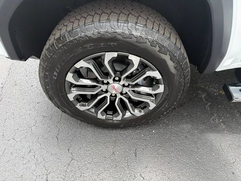 New 2026 GMC Canyon Denali AWD/4WD image 15