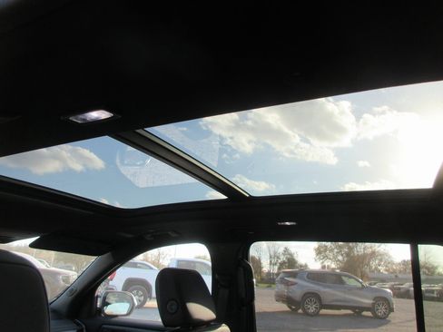 New 2026 GMC Acadia AT4 image 16