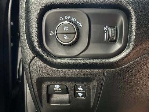 Used 2022 RAM 1500 Big Horn AWD/4WD image 7