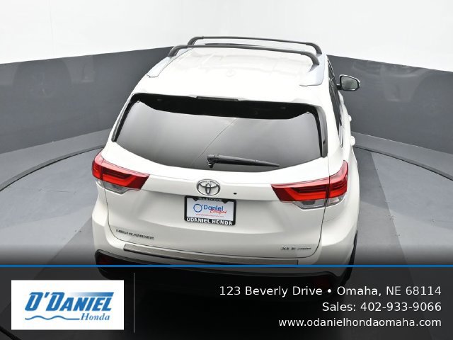 Used 2019 Toyota Highlander XLE w/ Protection Package #3 AWD/4WD image 17