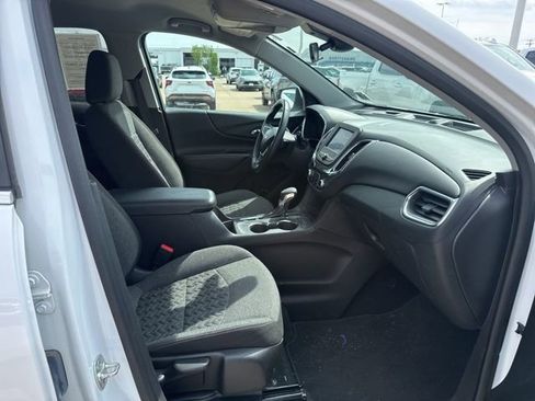 Used 2024 Chevrolet Equinox LT image 24