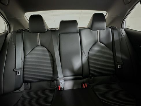 Used 2024 Toyota Camry SE image 29