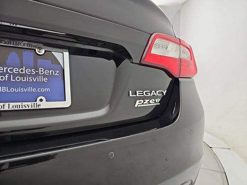 Used 2017 Subaru Legacy 2.5i Limited image 40