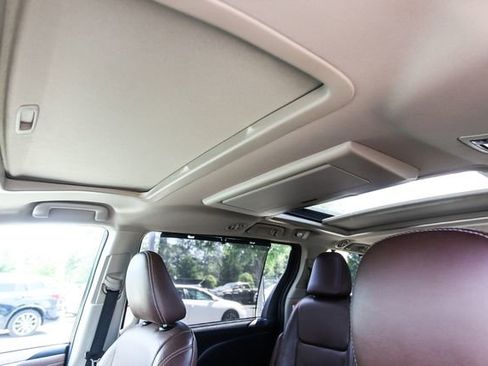 Used 2017 Toyota Sienna Limited Premium image 30