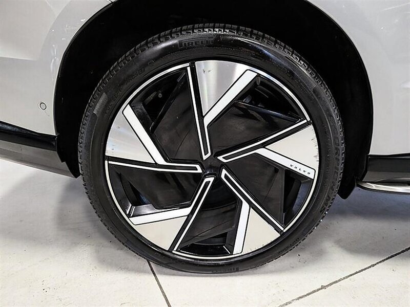 Used 2025 Volvo EX90 Ultra AWD/4WD image 13