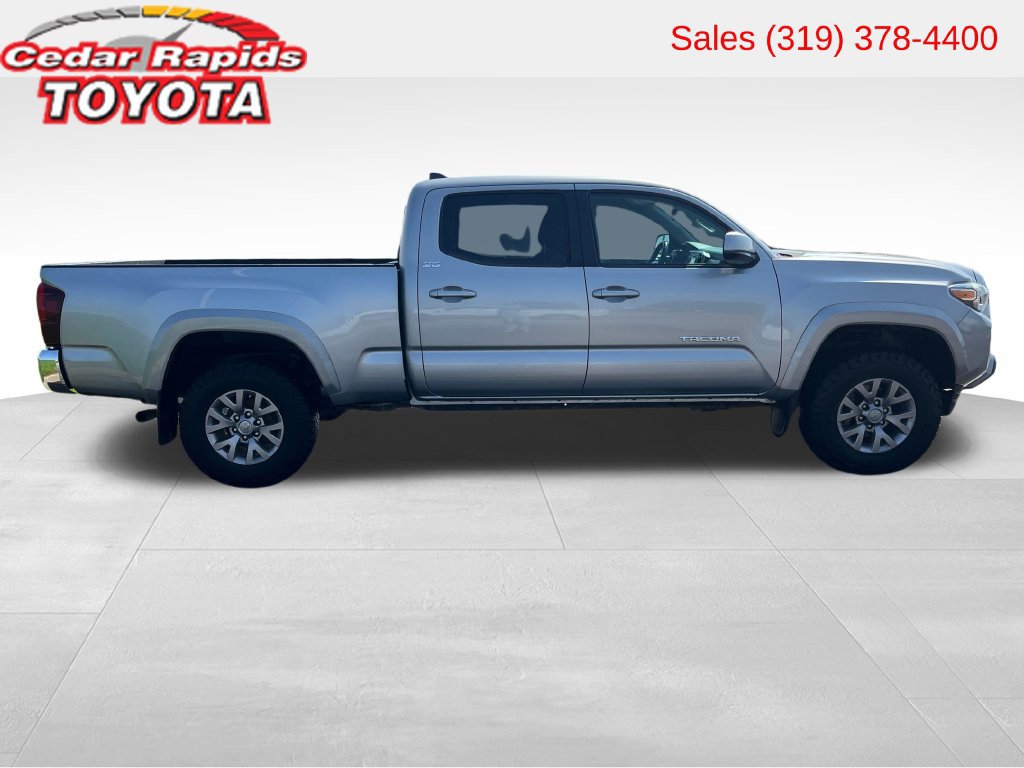 Used 2018 Toyota Tacoma SR5 w/ Four Season Floor Mat Package AWD/4WD image 9