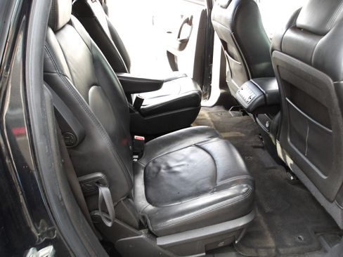 Used 2011 Chevrolet Traverse LT w/ Personal Connectivity Package image 14