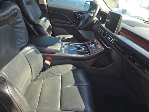 Used 2023 Lincoln Aviator Reserve w/ Equipment Group 201A image 8