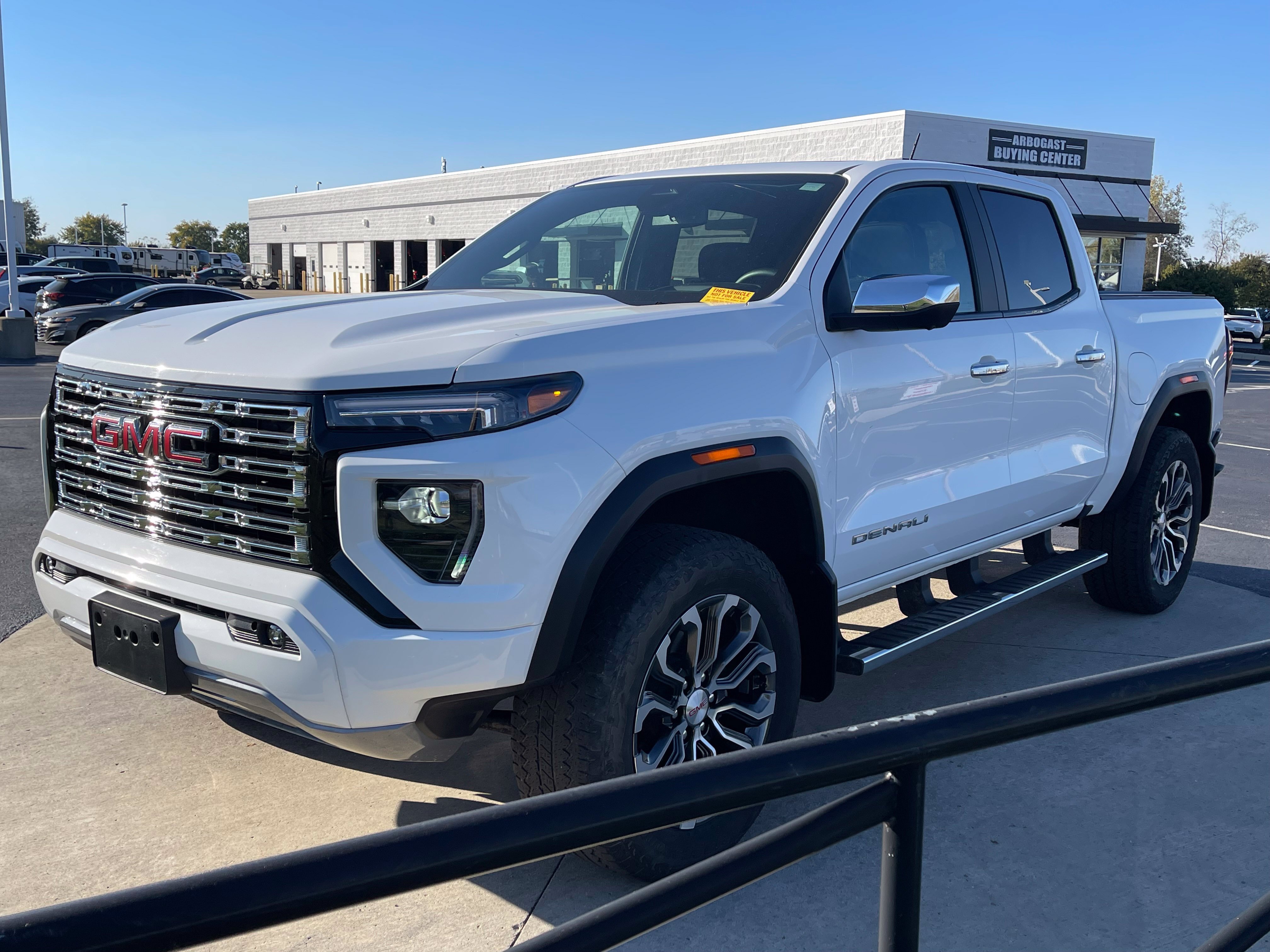 Used 2025 GMC Canyon Denali AWD/4WD image 3