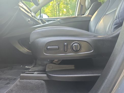 Used 2021 Buick Enclave Essence w/ LPO, Floor Liner Package AWD/4WD image 27