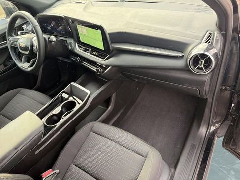 Used 2025 Chevrolet Equinox LT image 28