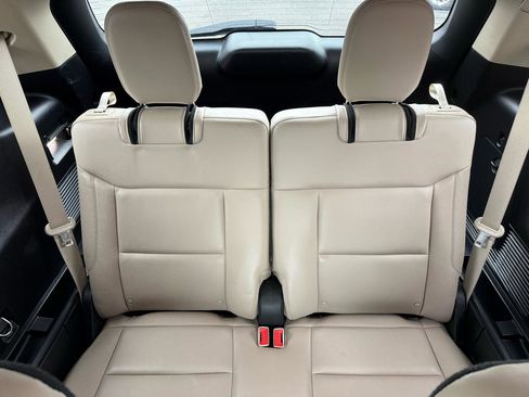 Used 2021 Ford Explorer XLT w/ Equipment Group 202A image 15