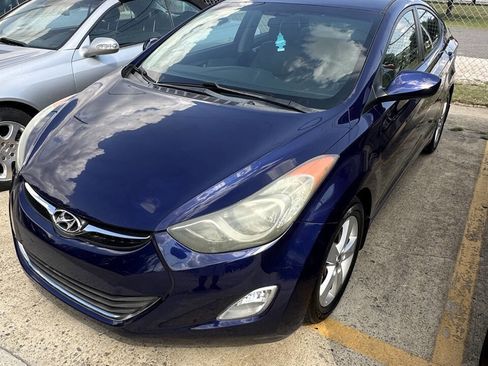 Used 2013 Hyundai Elantra GLS w/ Preferred Pkg FWD image 2