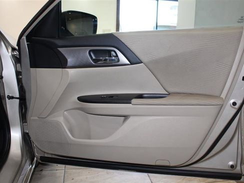 Used 2014 Honda Accord LX image 28