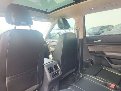 Used 2021 Volkswagen Atlas SE w/ Panoramic Sunroof Package AWD/4WD image 17