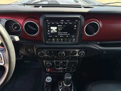 Used 2023 Jeep Gladiator Rubicon w/ Cold Weather Group image 20