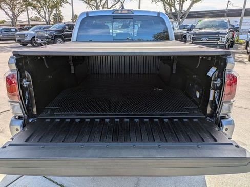 Used 2022 Toyota Tacoma TRD Sport image 13