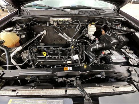Used 2011 Ford Escape XLT image 30