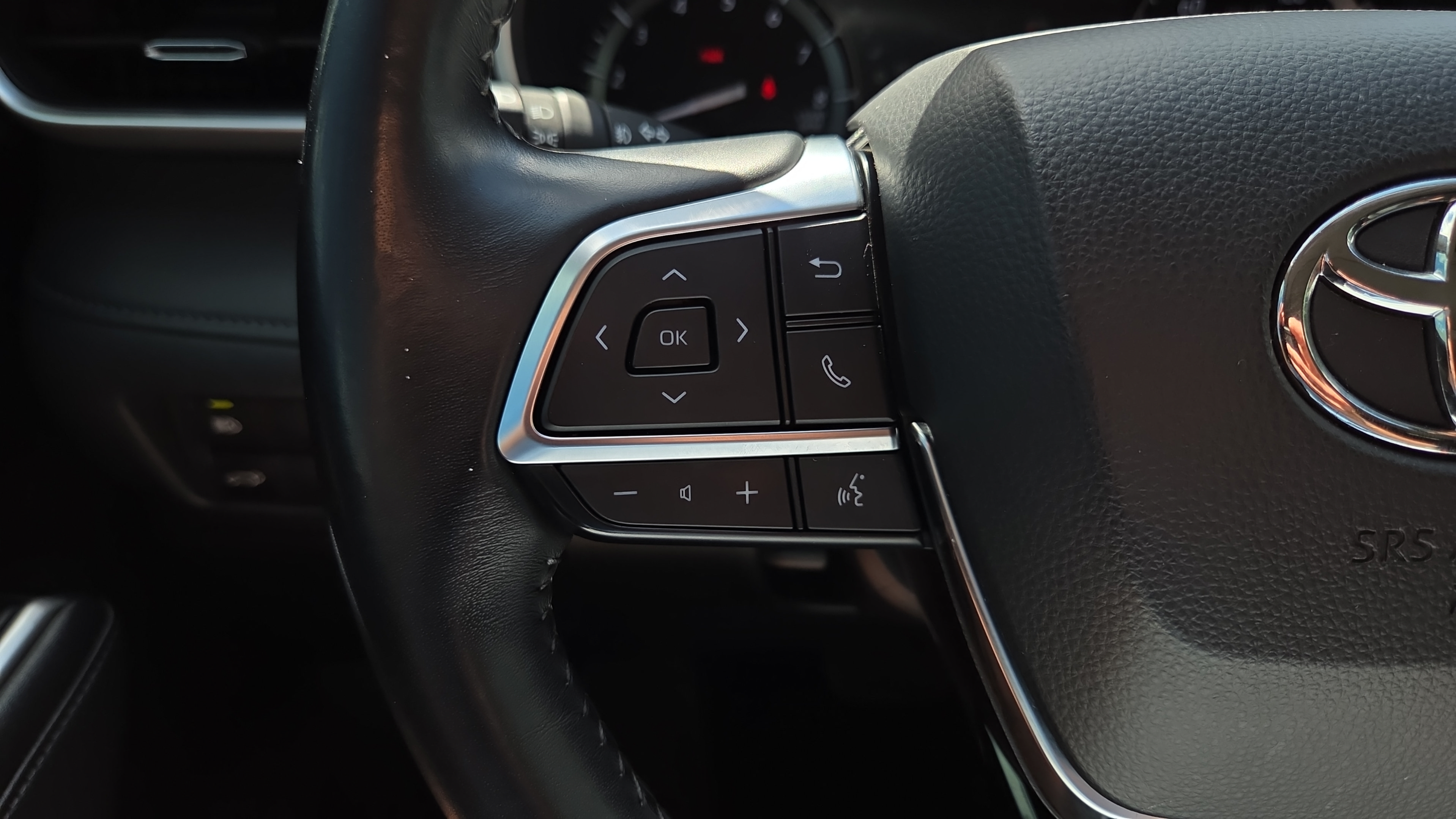 Certified 2021 Toyota Highlander XLE FWD image 28