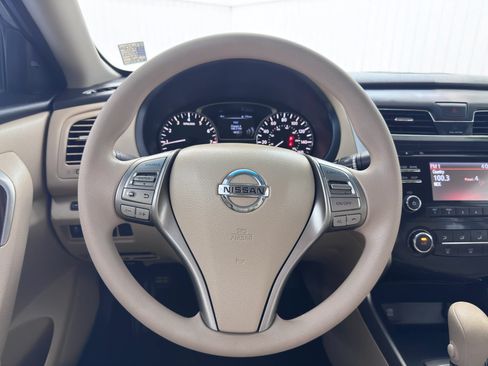 Used 2015 Nissan Altima 2.5 S w/ Power Driver Seat Package FWD image 19