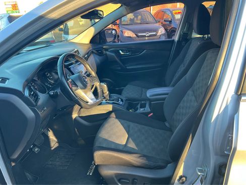 Used 2017 Nissan Rogue Sport SV w/ SV All-Weather Package image 10