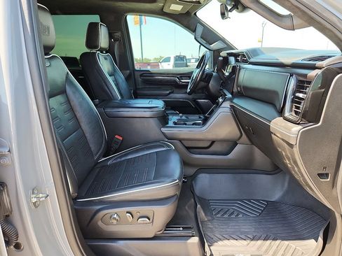 Used 2024 GMC Sierra 2500 AT4X w/ AT4X AEV Edition AWD/4WD image 12